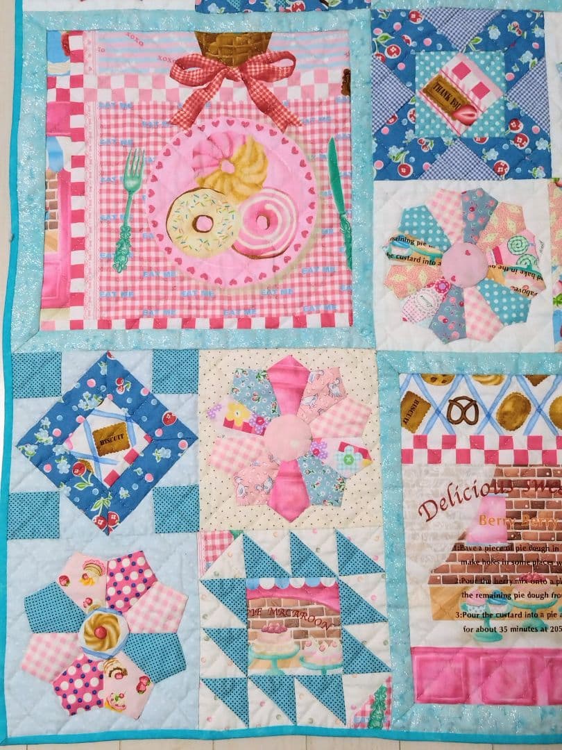 スイーツ パッチワークキルト　完成品　マルチカバー　ベッドカバー