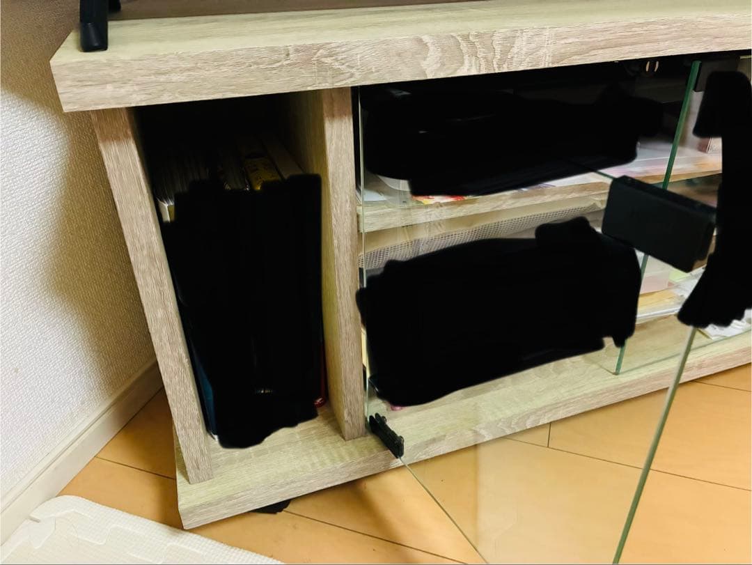 コーナーテレビ台 78.5cm 32v 収納 キャスター付　ガラス扉　オークル白