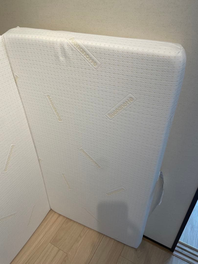 [美品] ボナノッテ 3つ折りセミダブル マットレス 西川産業