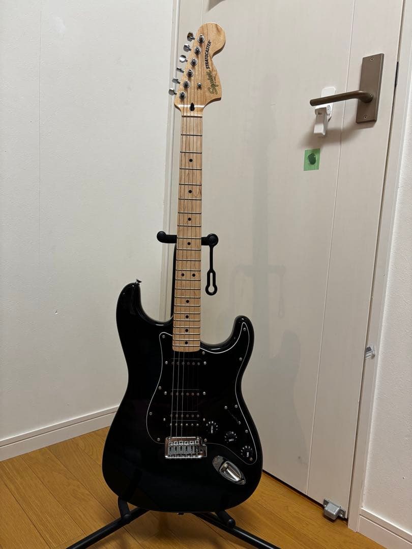 エレキギター ブラック メイプルネック 21フレットStratocaster
