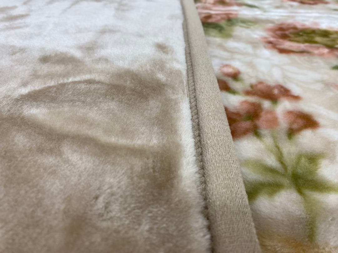 西川　ポリエステル合わせ毛布・ふっくらボリューム・シングルサイズ１４０×２００㎝