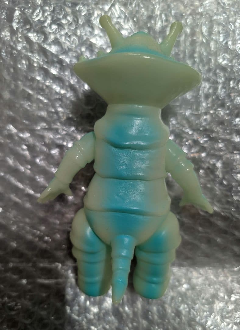 ブルマァク リトルカネゴン 蓄光 ソフビ ウルトラマン - メルカリ