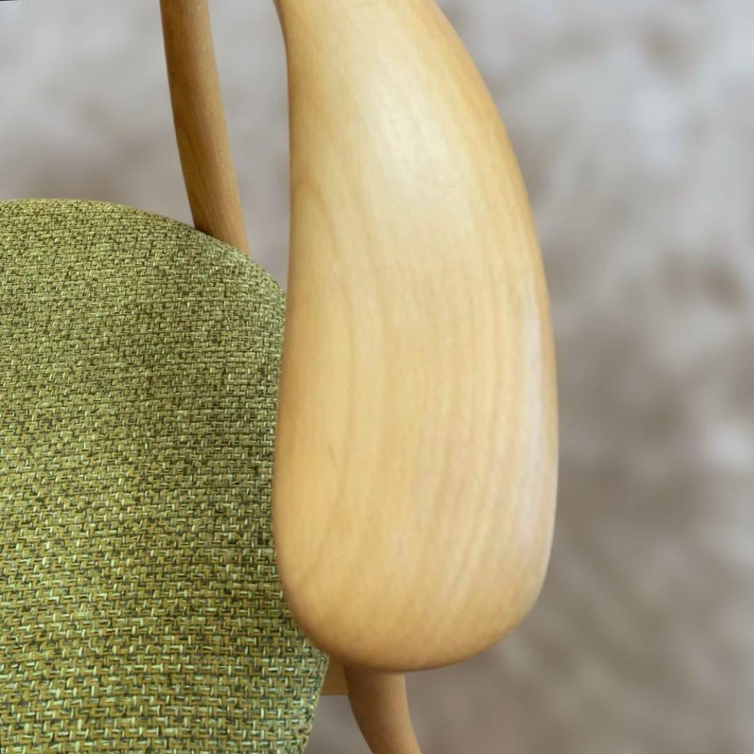 飛騨産業 クレセント(CRESCENT) 木製アームチェア 緑色の布張り - メルカリ