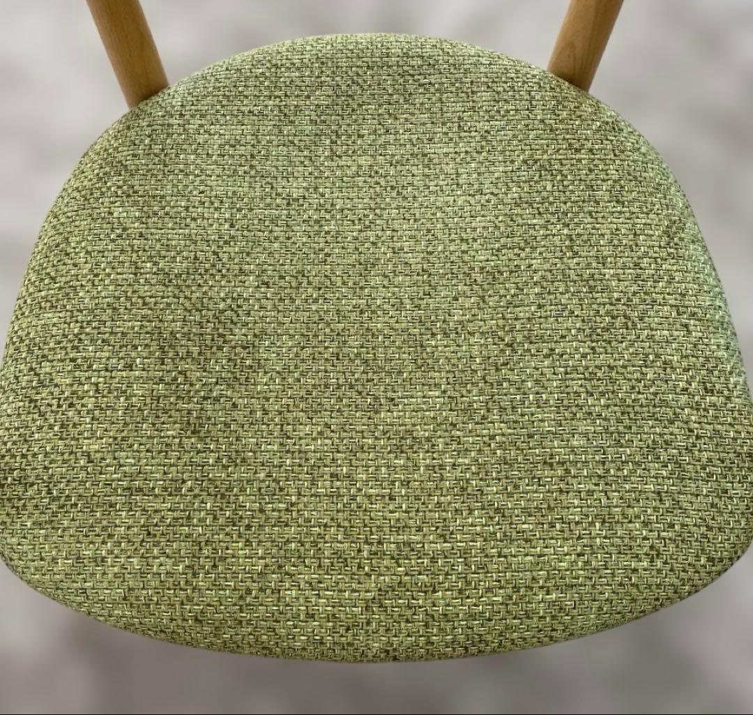 飛騨産業 クレセント(CRESCENT) 木製アームチェア 緑色の布張り - メルカリ