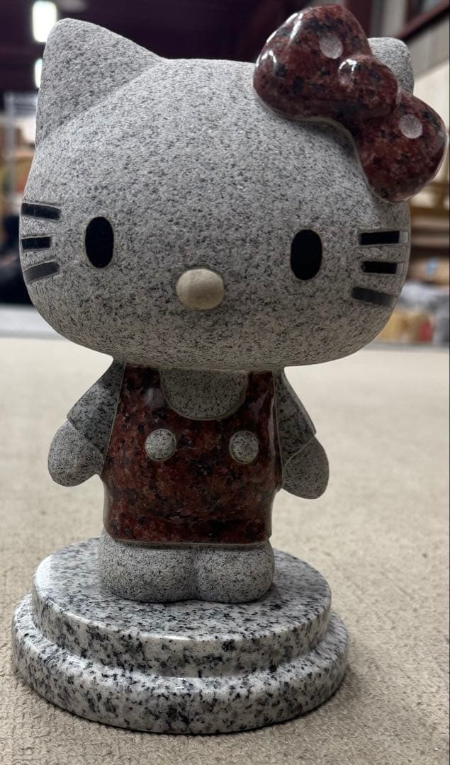 ハローキティ 石像 御影石 オブジェ 置物 サンリオ - メルカリ