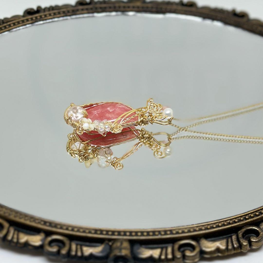 ローズガーデンのきらめき✴︎ワイヤーペンダント