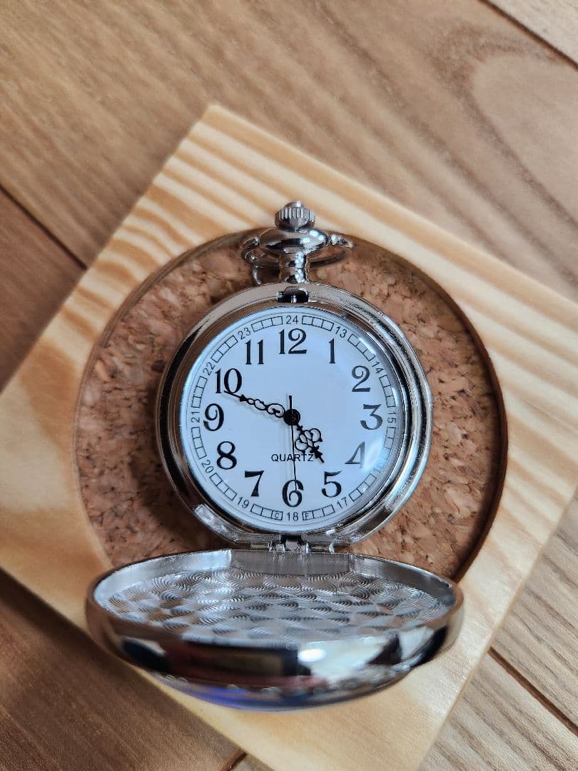 鈴*m様 本物のモルフォ蝶の羽の懐中時計(大)