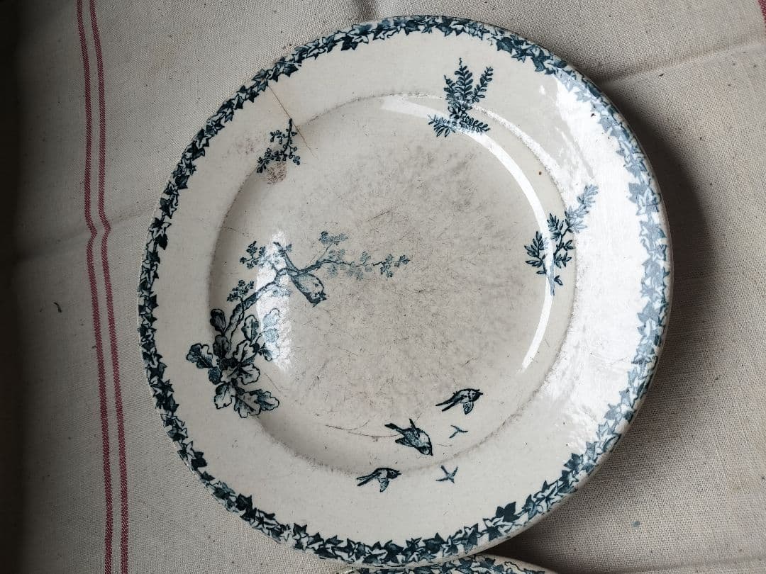 アンティーク フランス ショワジー ル ロワ 鳥と植物模様の陶器皿 2枚