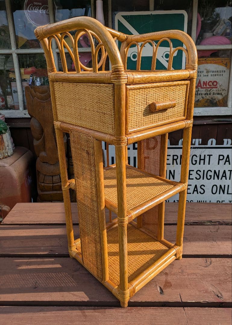 オールドラタンシェルフ 飾り棚 籐 ラタン製 3段シェルフ 引き出し付き　家具