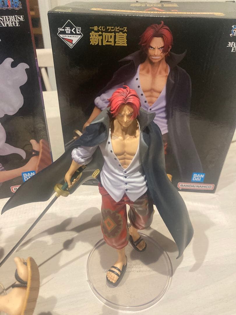 ワンピース フィギュア 一番くじ 新四皇 ルフィ シャンクス 黒ひげ 3体