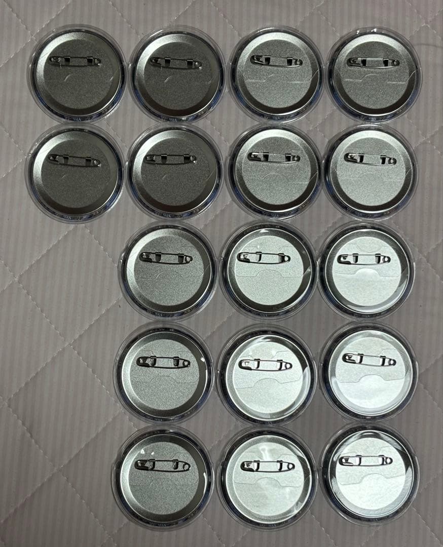 Nページ　いれいす　ほとけ　恋星エトワール　缶バッジ70個　初兎アイワナ