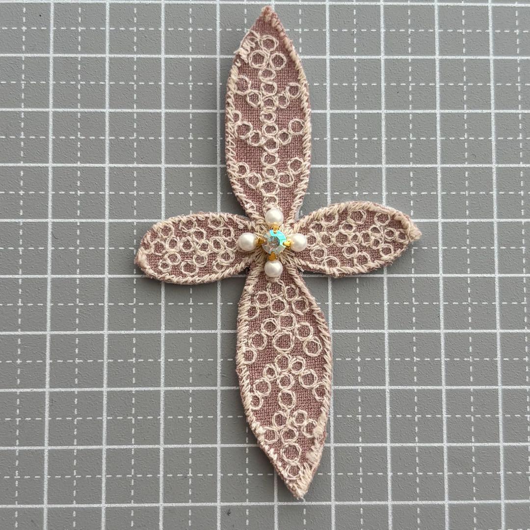 ②109 ミナペルホネン ブローチアクセサリー ハンドメイド - メルカリ