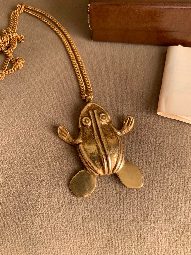 ALVA MUSEUM REPLICAS カエル型ペンダント.