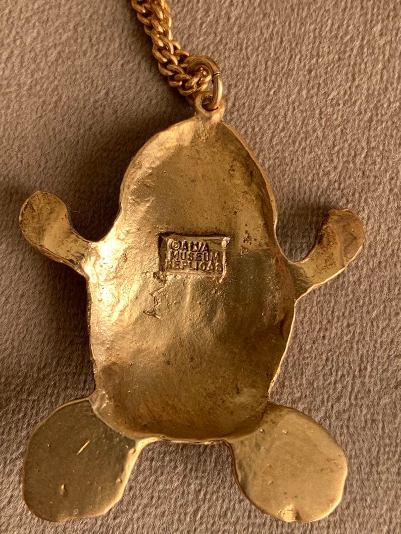 ALVA MUSEUM REPLICAS カエル型ペンダント.