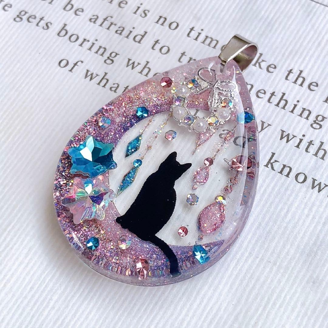 同梱値引100円❤️No.2416 レジン ペンダントトップ 猫 ネコ ねこ ♡