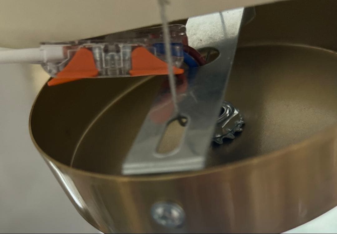 北欧風 回転シェードペンダントライト ユニークデザイン