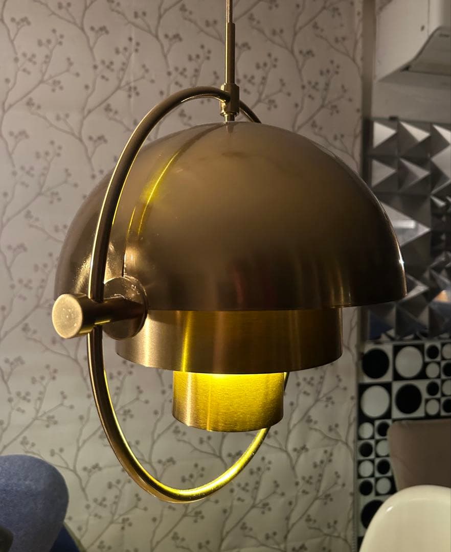 北欧風 回転シェードペンダントライト ユニークデザイン