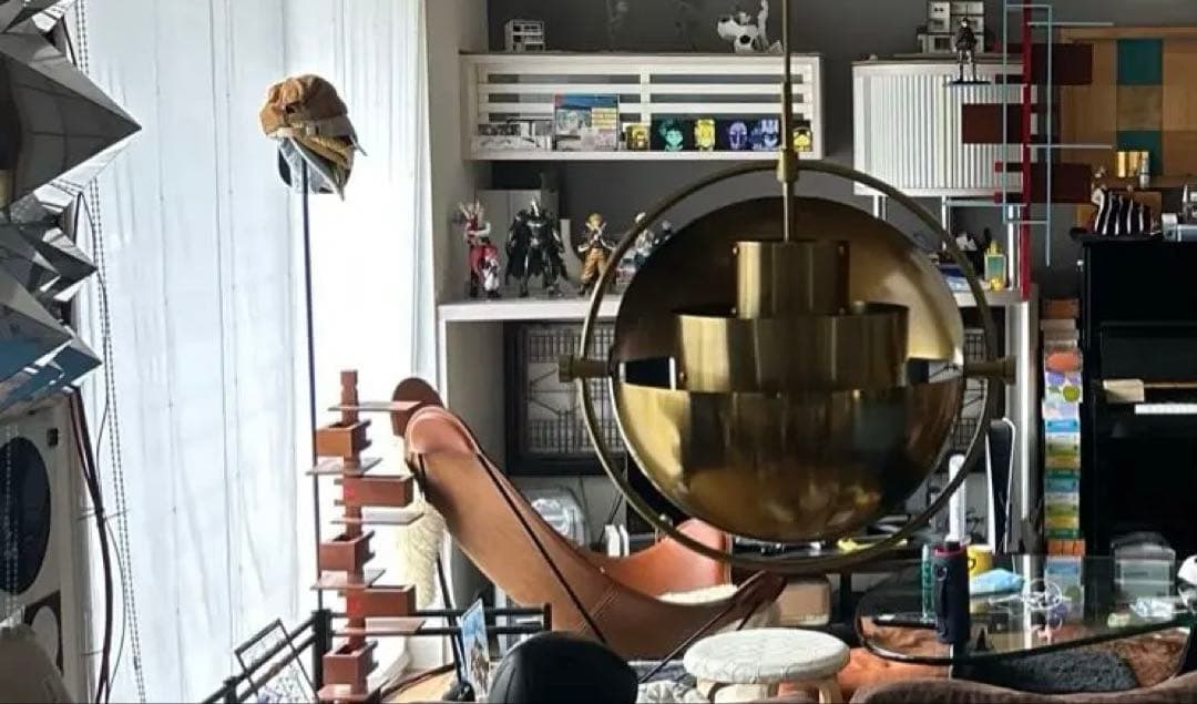 北欧風 回転シェードペンダントライト ユニークデザイン