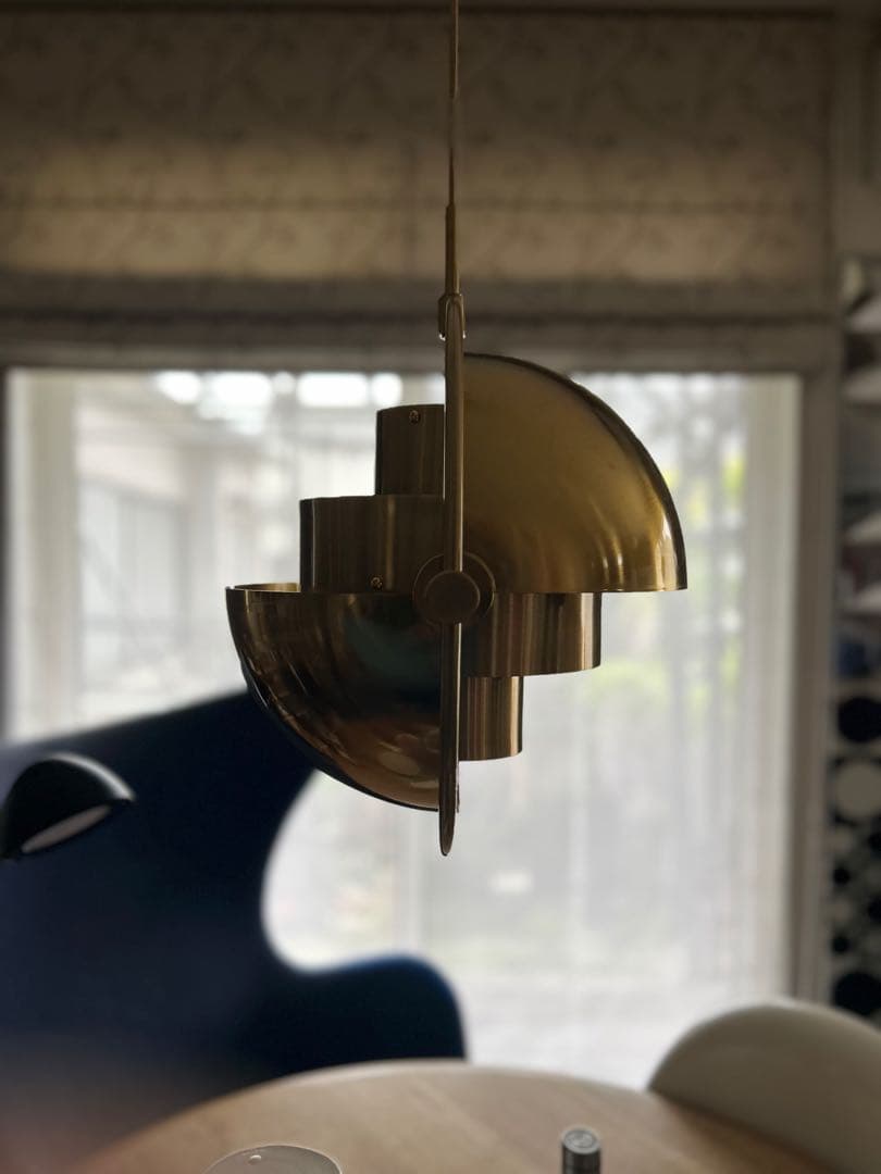 北欧風 回転シェードペンダントライト ユニークデザイン