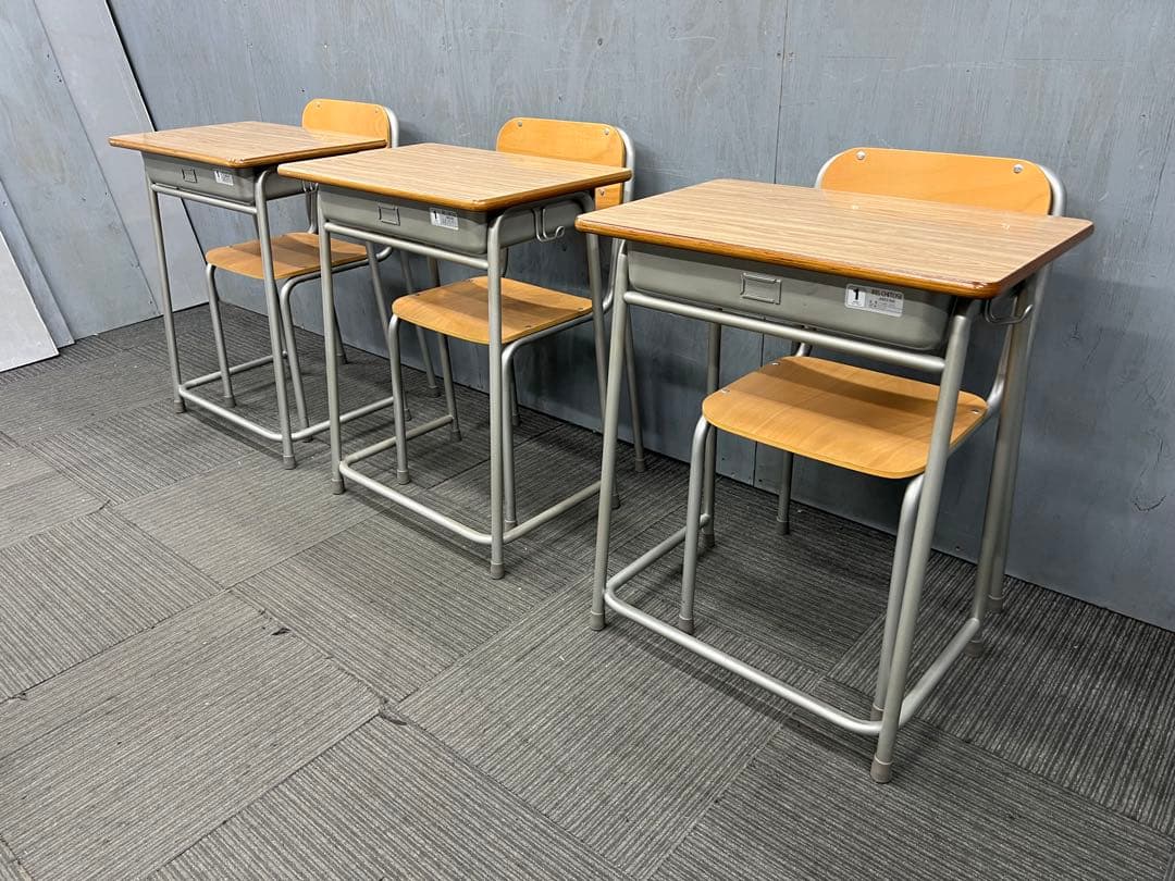 1734◆格安配送地域あり◆チトセ製◆学童机・椅子3組(旧JIS1号)学校学習塾