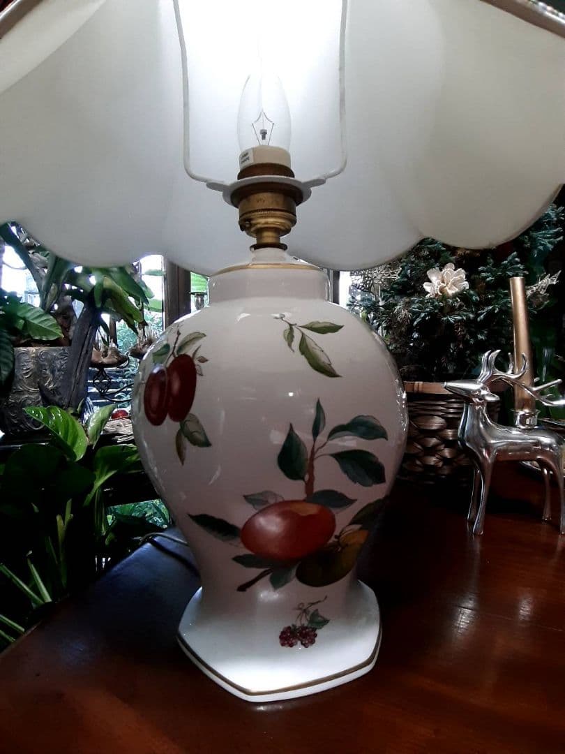 あっちゃん専用　廃盤 英国王室御用達 エインズレイ フルーツ柄 シェードランプ