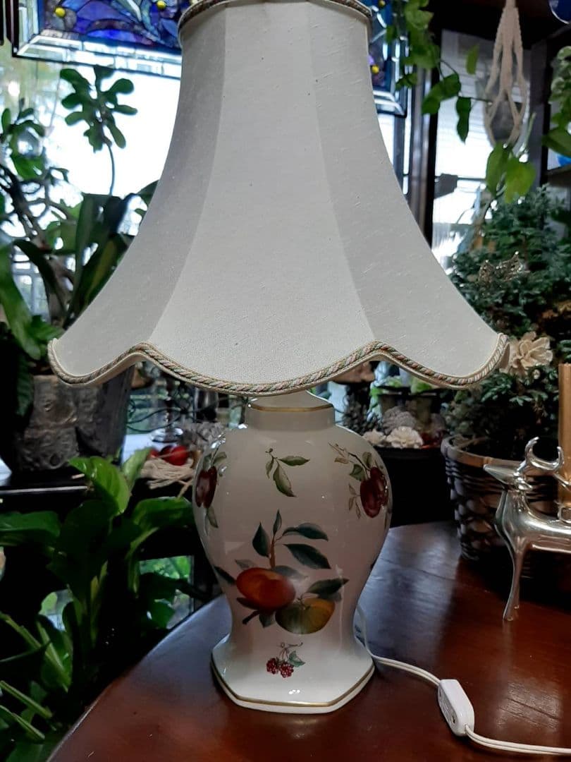 あっちゃん専用　廃盤 英国王室御用達 エインズレイ フルーツ柄 シェードランプ