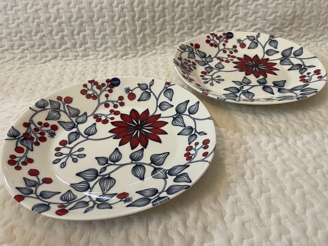 〈新品〉ARABIA Runo フロストベリー　オーバルプレート　２枚セット