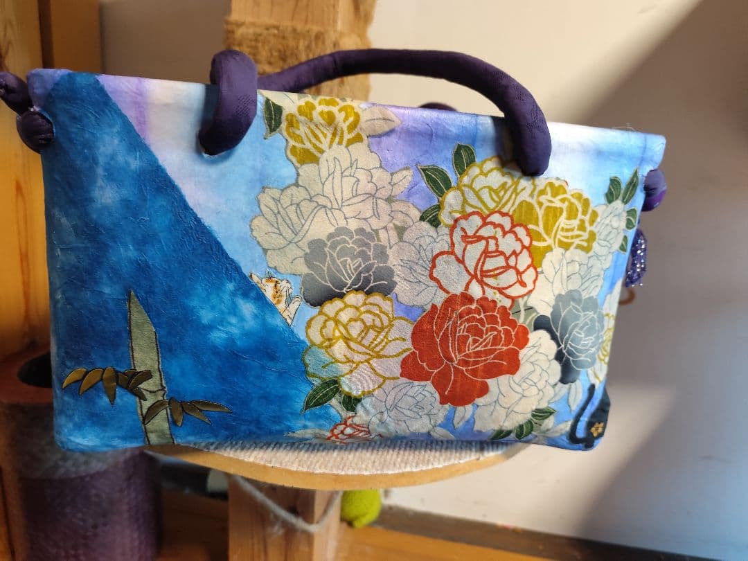 花柄刺繍入りかごバッグ