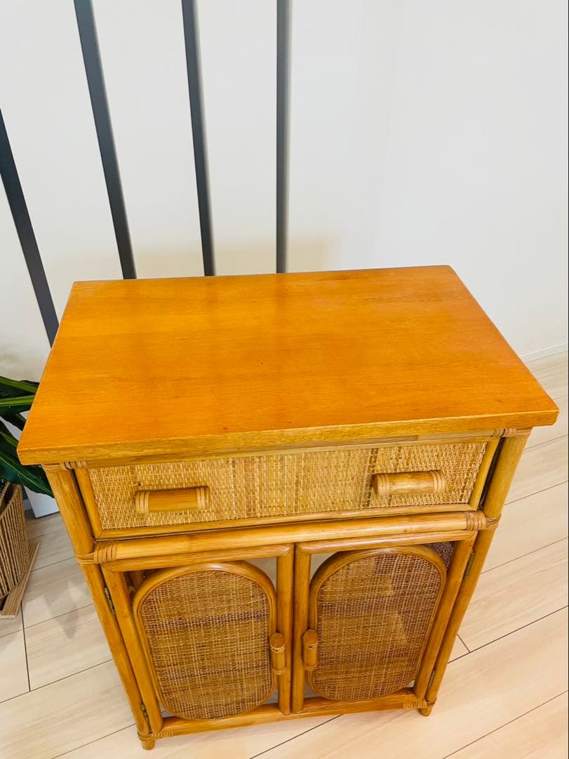【希少】藤 ラタン わら編み 扉収納 引き出し付き チェスト 棚 ゴミ箱収納