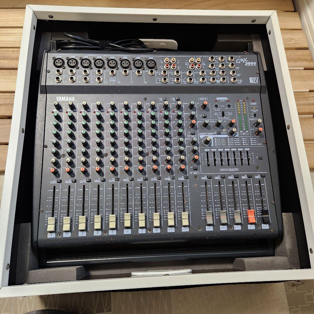配信機器・PA機器・レコーディング機器 YAMAHA EMX2000 powered mixer