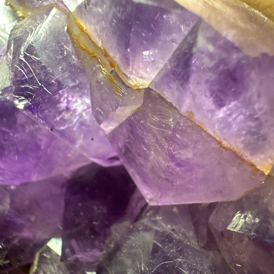 ウルグアイ産 ノーセメント アメジスト 笑い口 台座付