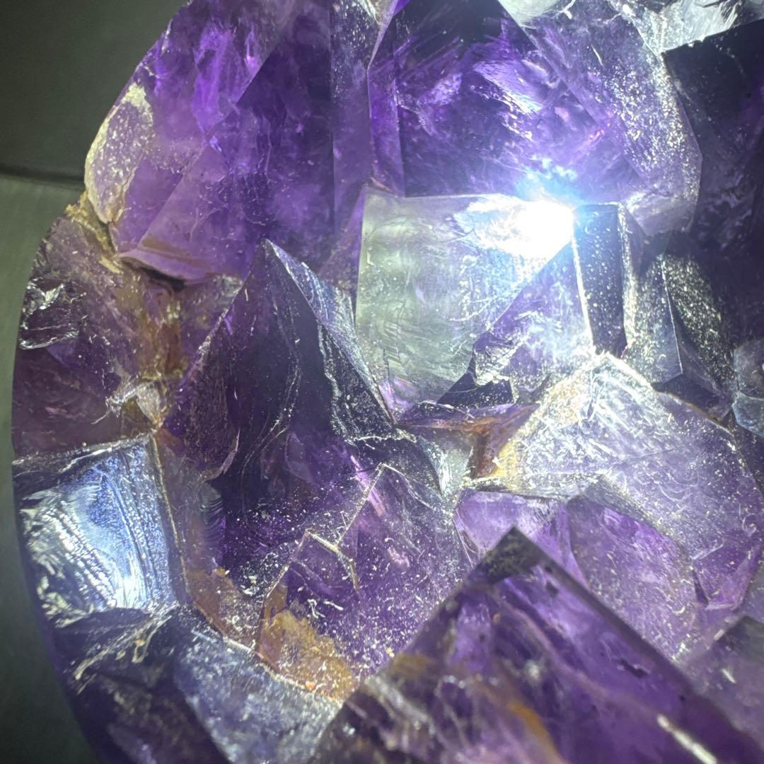 ウルグアイ産 ノーセメント アメジスト 笑い口 台座付