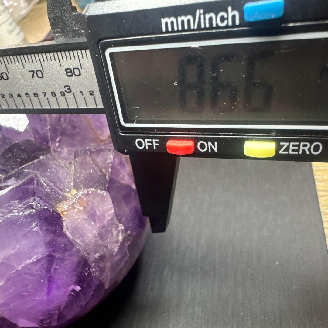 ウルグアイ産 ノーセメント アメジスト 笑い口 台座付