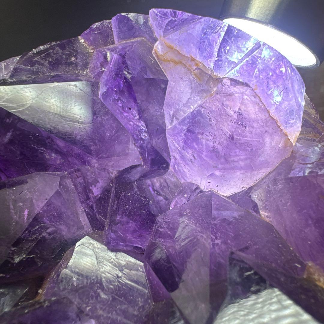 ウルグアイ産 ノーセメント アメジスト 笑い口 台座付