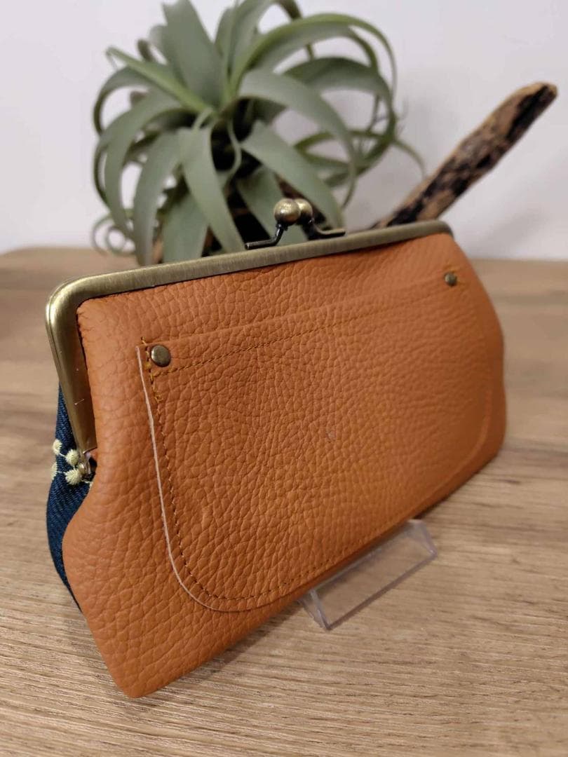 ミナペルホネン/tambourineタンバリングリーン×クリーム/がま口長財布薄