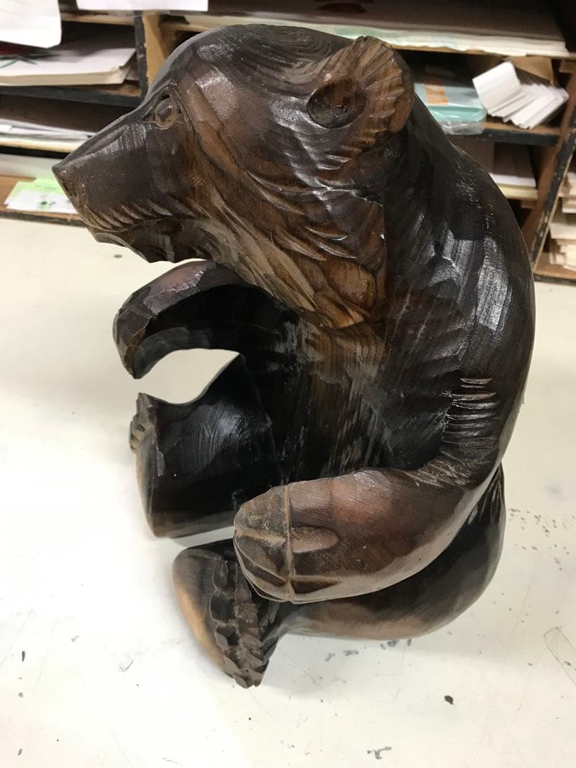 熊の置物　木彫り