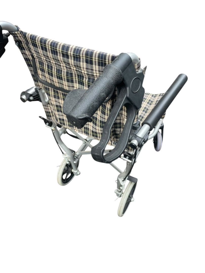 KADOKURA 簡易型介助用車椅子 ネクスト