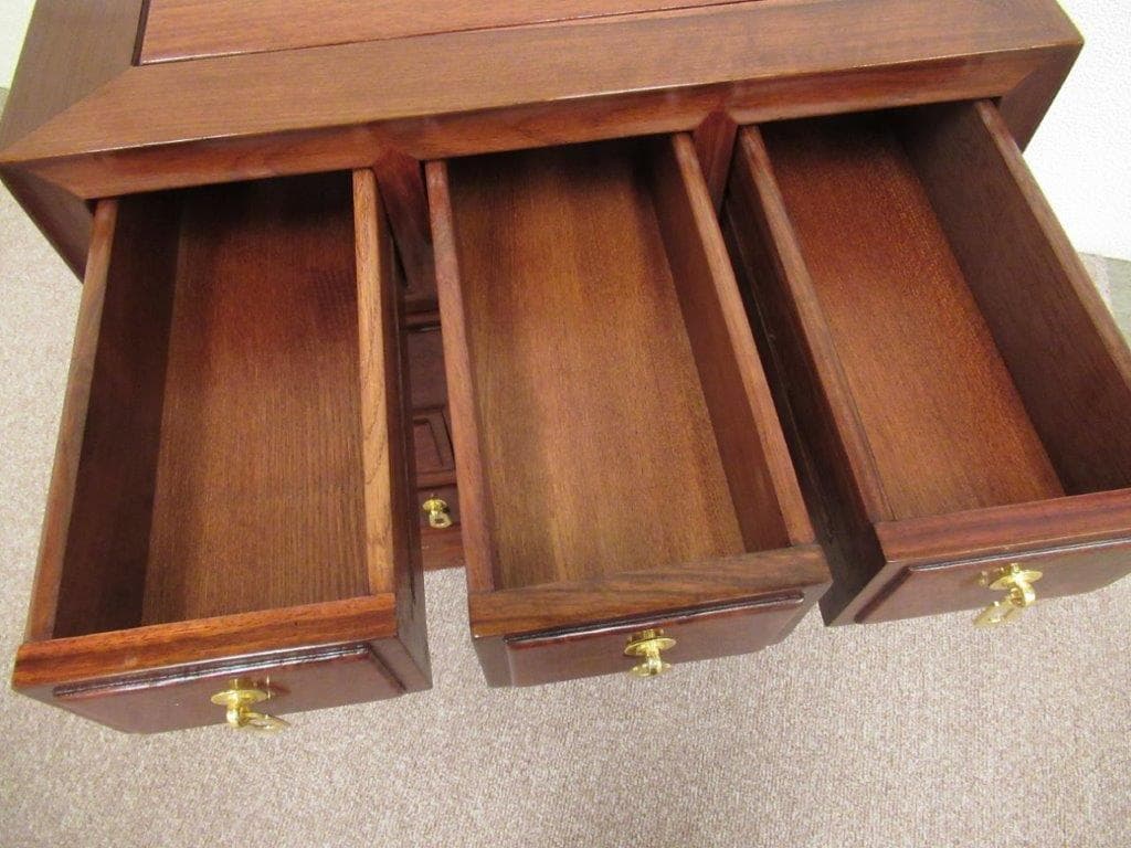 木製キャビネット 幅約42cm x 奥行約53cm x 高約52cm