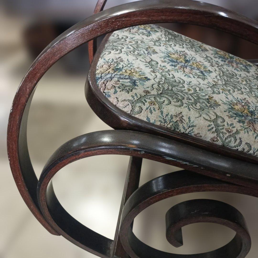 ４９５８）ゴブラン織り木製フレームのロッキングチェア