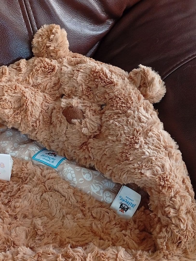 Jellycat Bartholomew Bear Bundlesnugマフラー - メルカリ