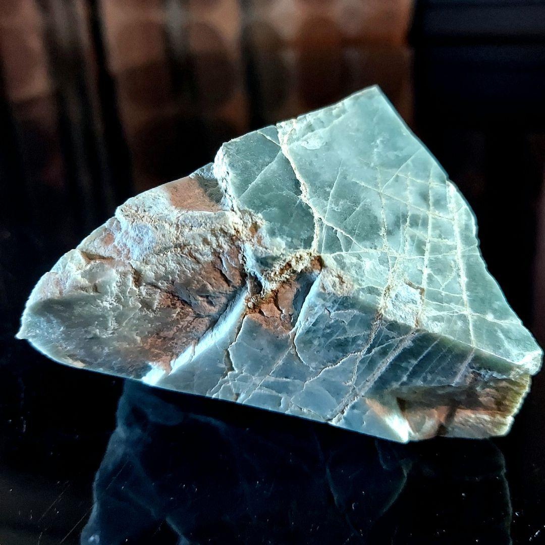 希少！ 産出量の少ない グアテマラ翡翠 JADEITE 原石 多面磨き 452