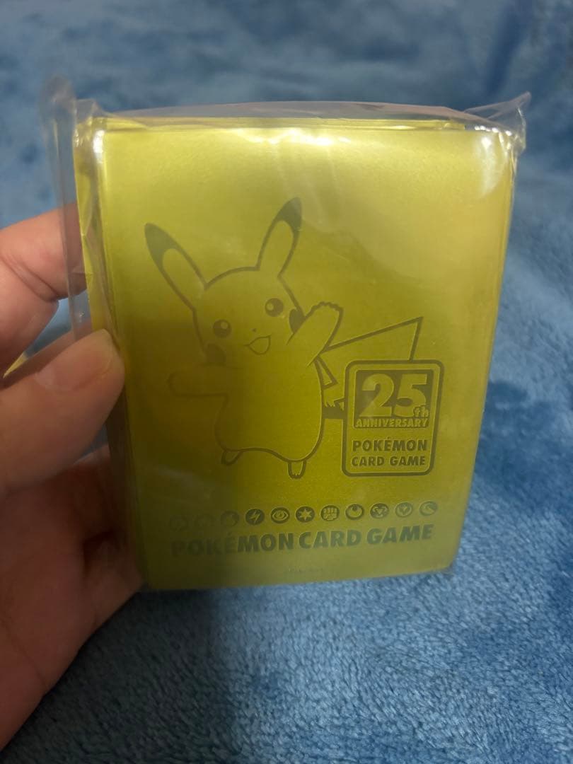 ポケモンカード 25周年 ゴールデンボックス デッキシールド スリーブ 4個