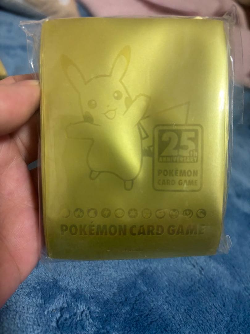 ポケモンカード 25周年 ゴールデンボックス デッキシールド スリーブ 4個