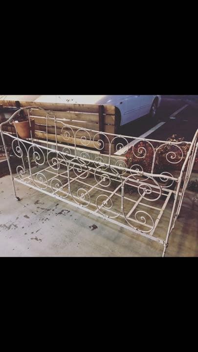 アンティークベッド