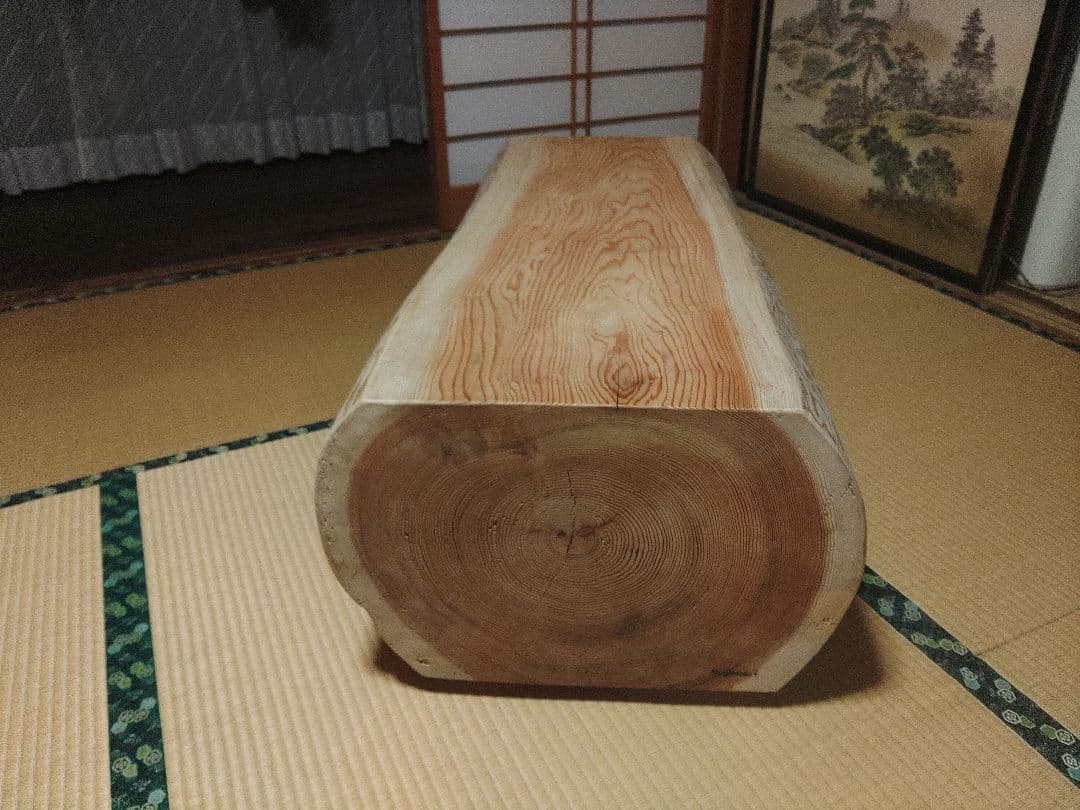 杉丸太のくりぬきテーブル