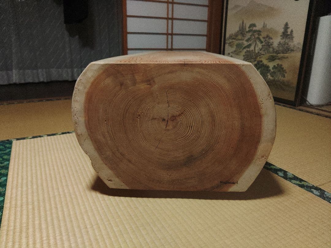 杉丸太のくりぬきテーブル