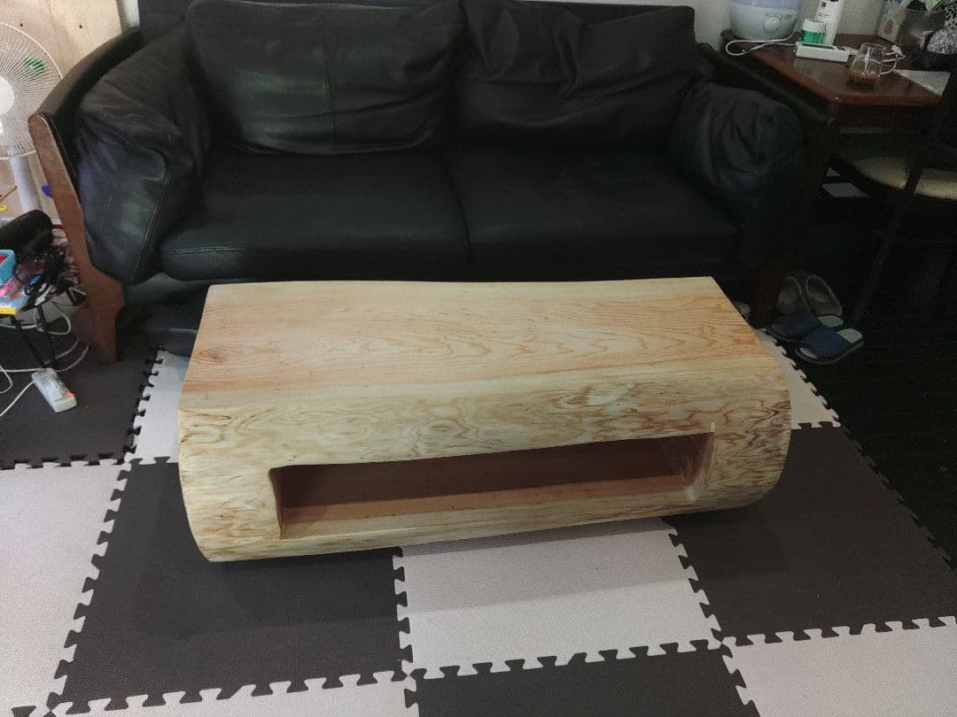 杉丸太のくりぬきテーブル