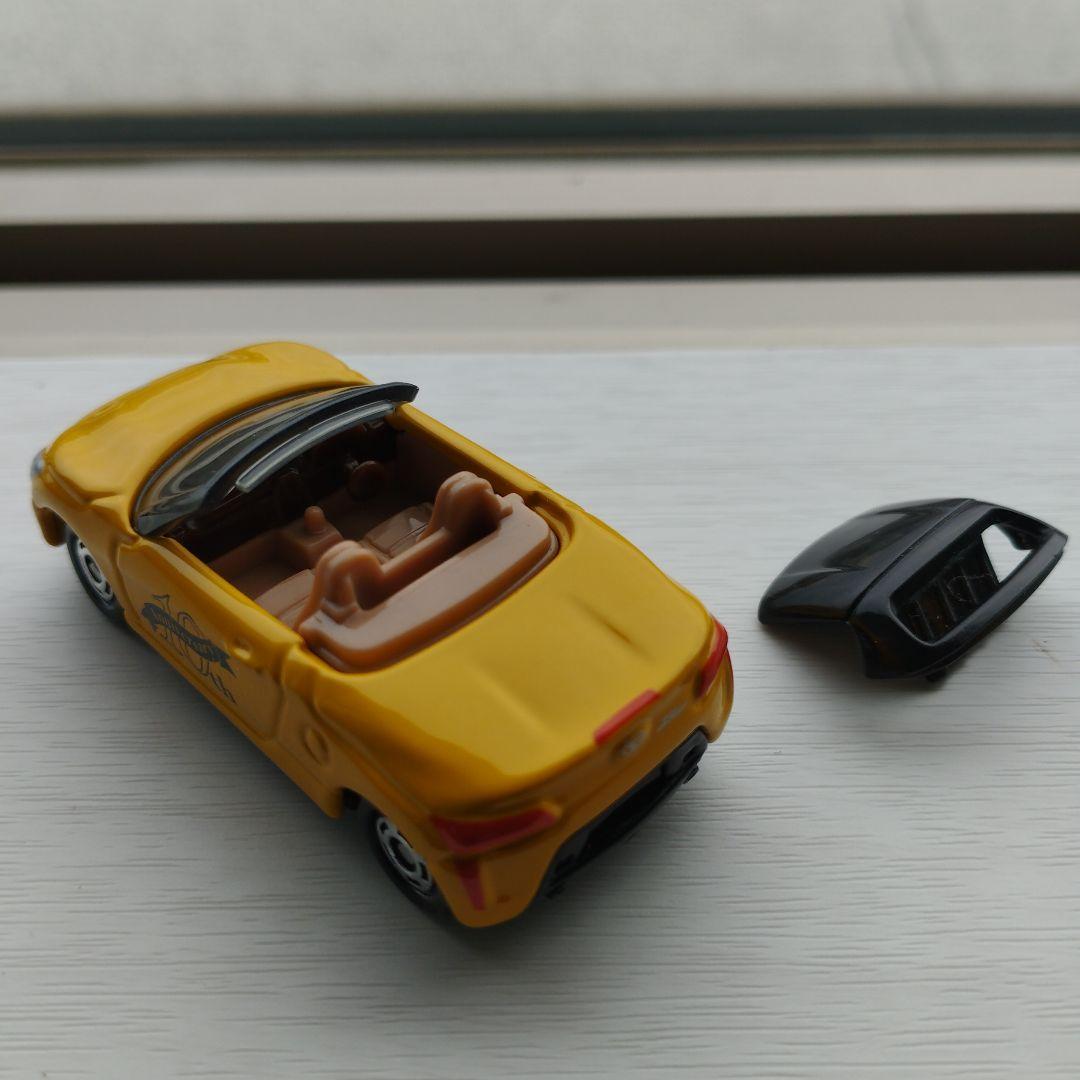 トミカ 黄色 オープンカー - メルカリ
