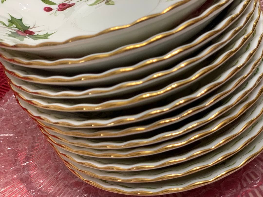   12個のティーカップとソーサーセット