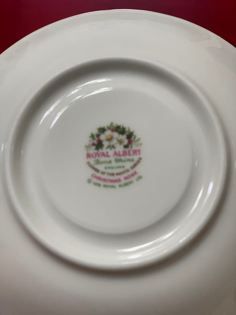   12個のティーカップとソーサーセット